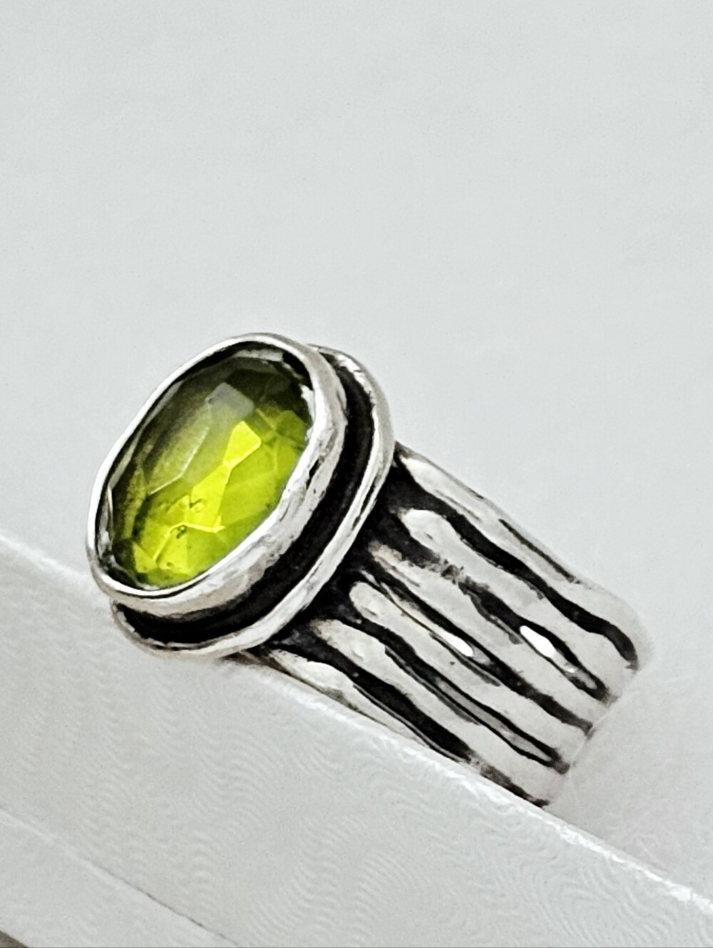 Silpada Sterling Silver Faceted Oval Green Glass Ribbed Oxidized Ring R1463 Sz 8